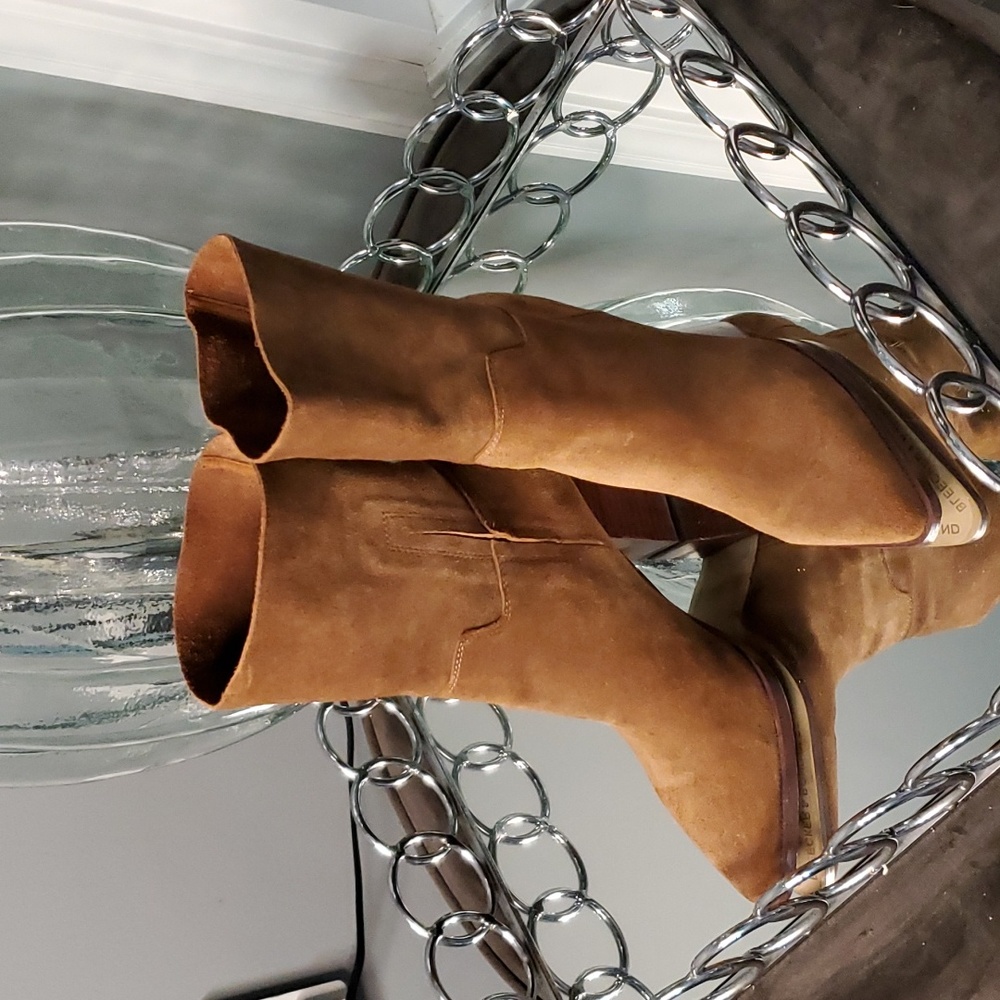 BLEEKER AND BLOCK SUADE BOOTS 👢